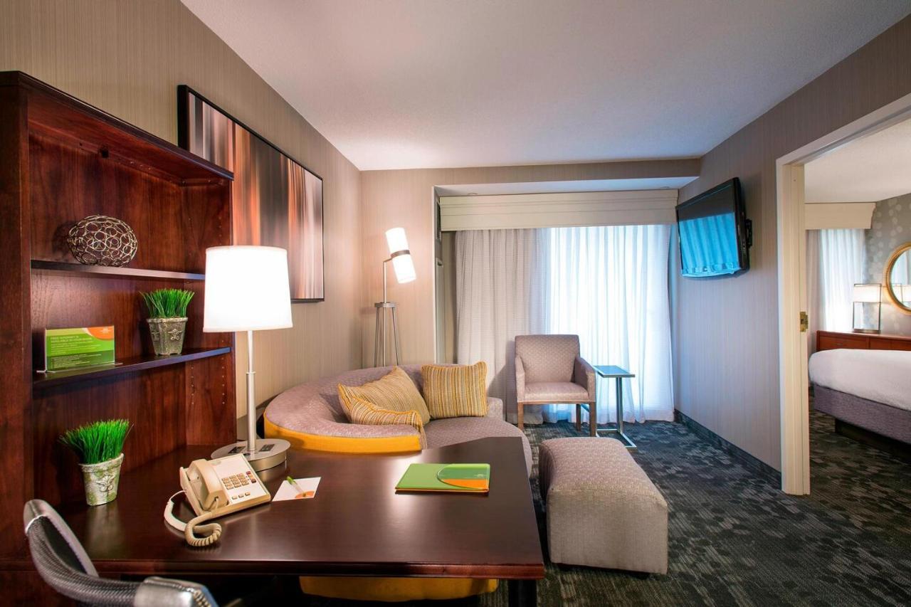 Courtyard By Marriott Tysons Mclean Hotell Tysons Corner Exteriör bild