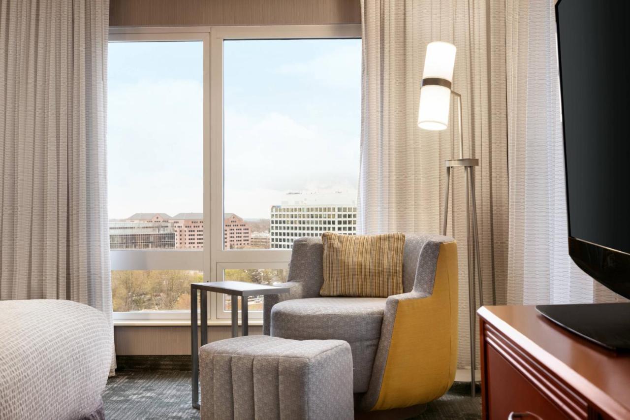 Courtyard By Marriott Tysons Mclean Hotell Tysons Corner Exteriör bild