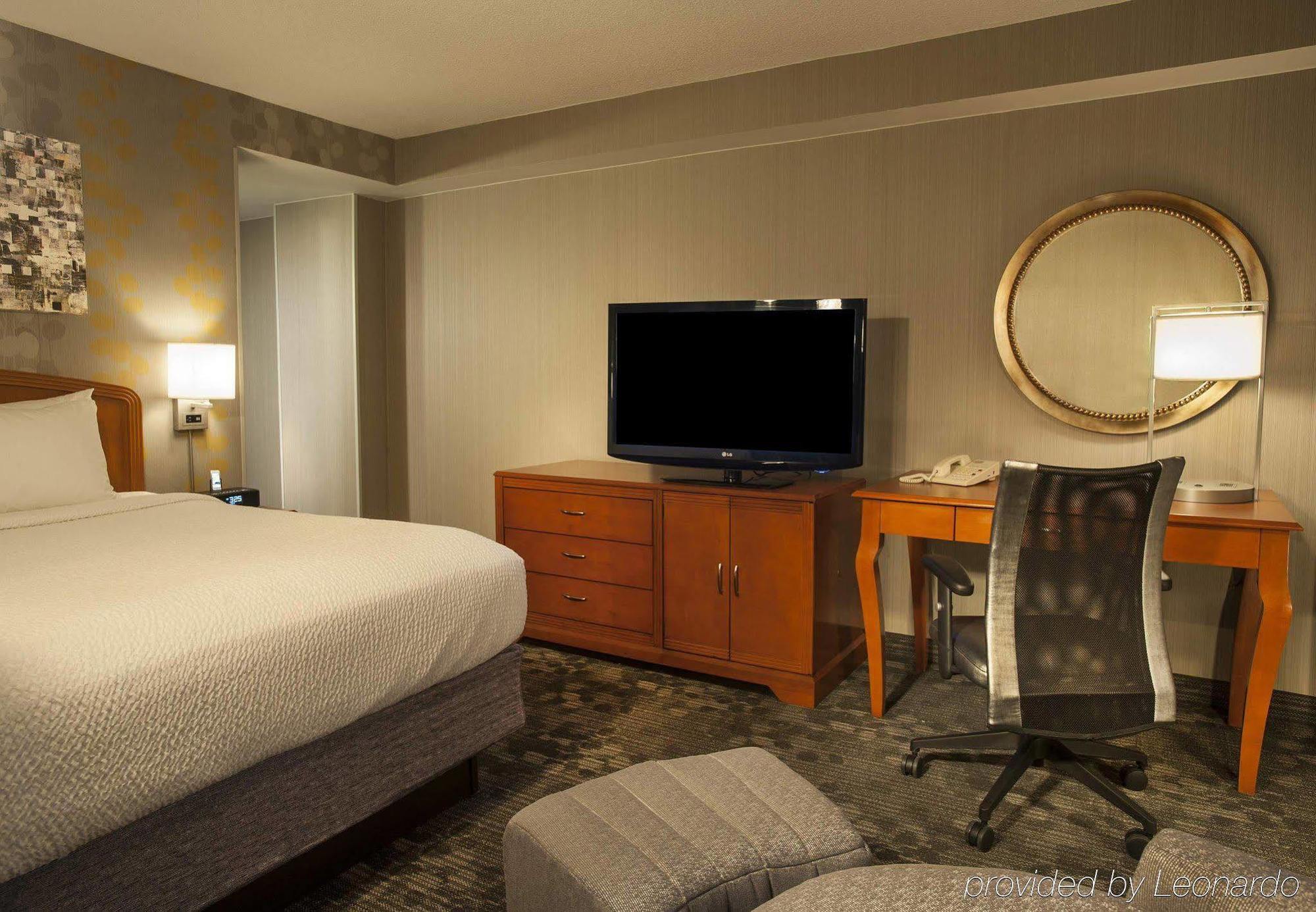 Courtyard By Marriott Tysons Mclean Hotell Tysons Corner Exteriör bild