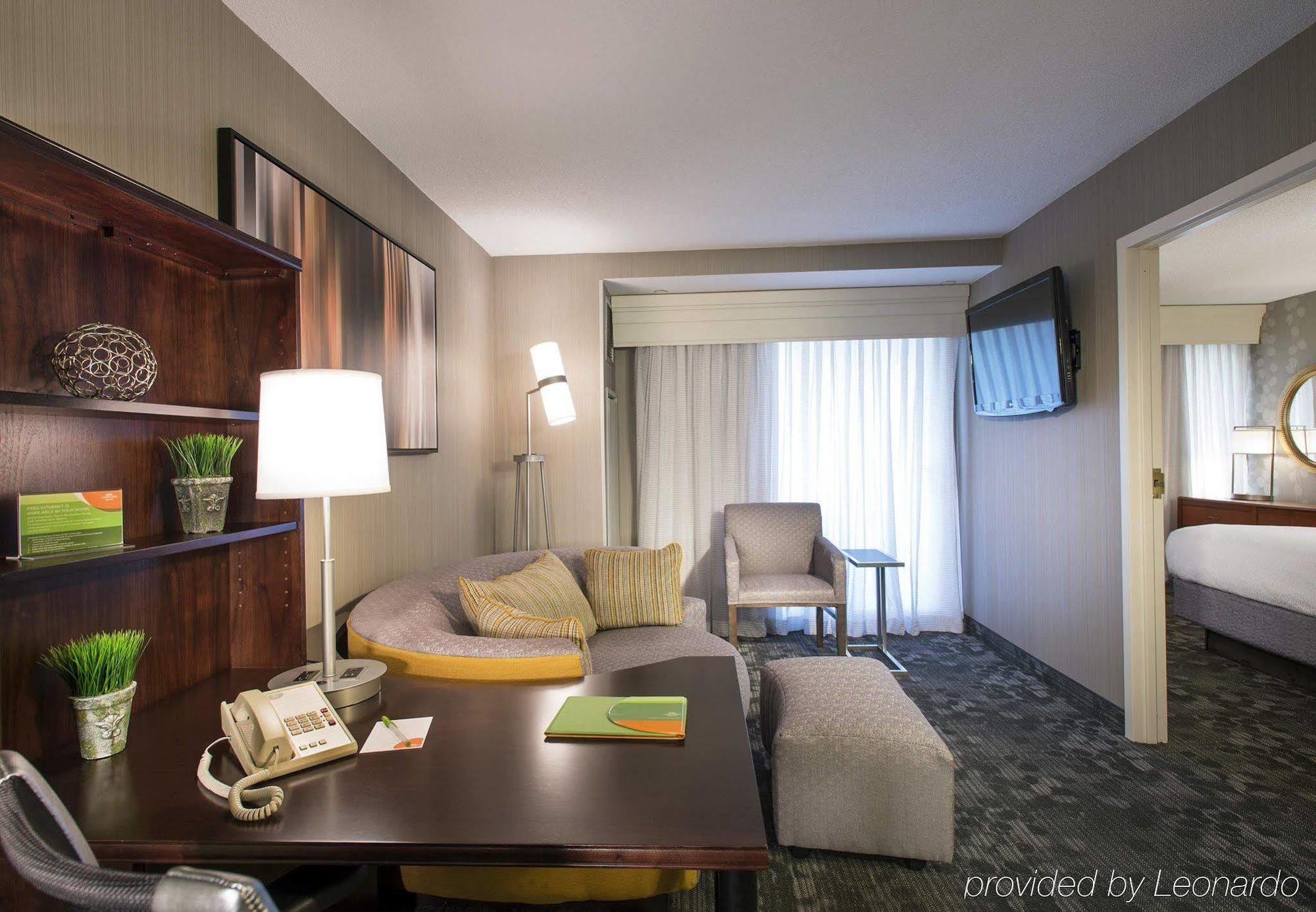 Courtyard By Marriott Tysons Mclean Hotell Tysons Corner Exteriör bild