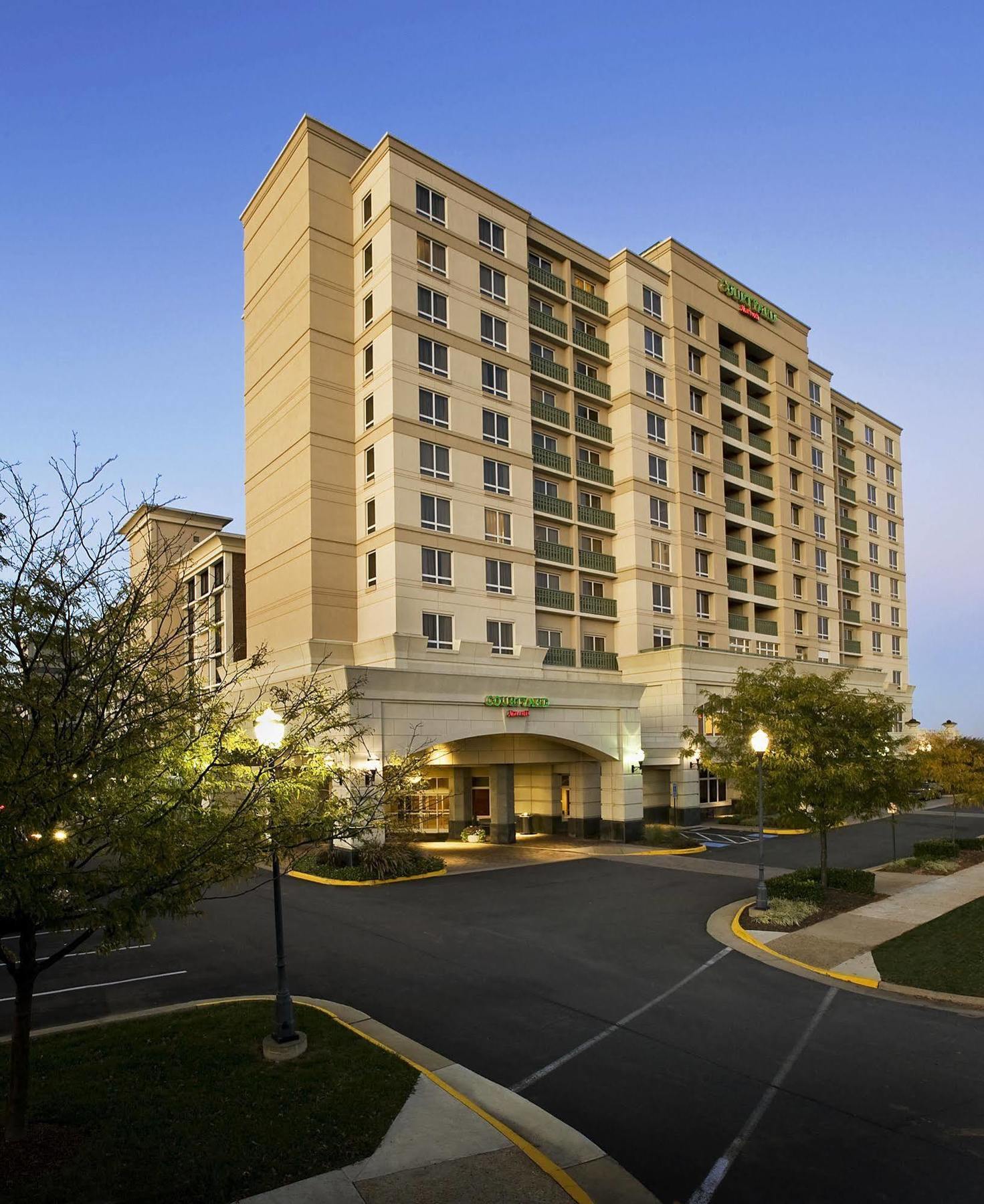 Courtyard By Marriott Tysons Mclean Hotell Tysons Corner Exteriör bild