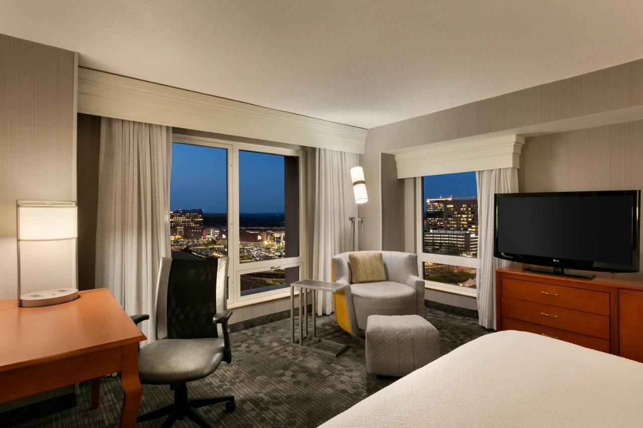 Courtyard By Marriott Tysons Mclean Hotell Tysons Corner Exteriör bild